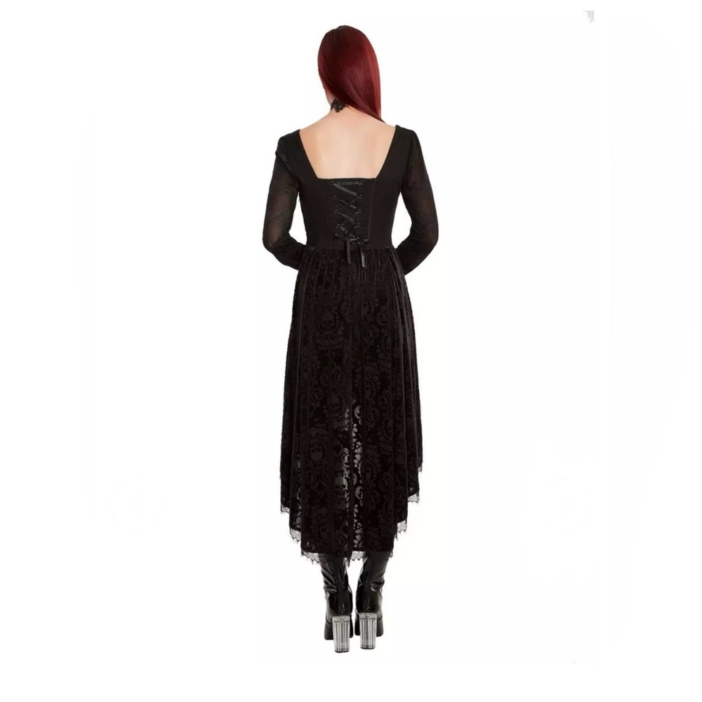 Hot Topic Black Lace Long-Sleeve
Velvet Hi-Low Gown (Prom Collection 2017) - Picture 2 of 10